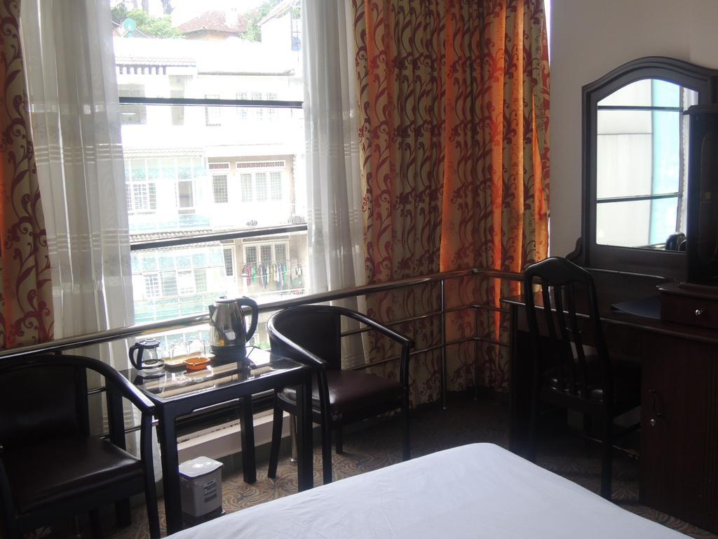 Y Lan Hotel Da Lat Exterior photo